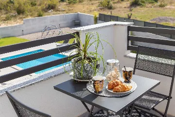 Family Villa in Vrana for Up to 8 Guests