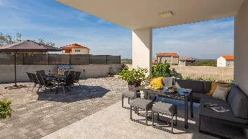 Family Villa in Vrana for Up to 8 Guests