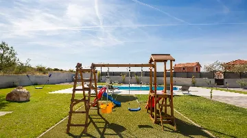 Family Villa in Vrana for Up to 8 Guests