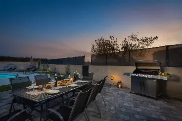 Family Villa in Vrana for Up to 8 Guests