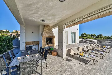 Sea-View Villa in Ražanj for 8 Guests