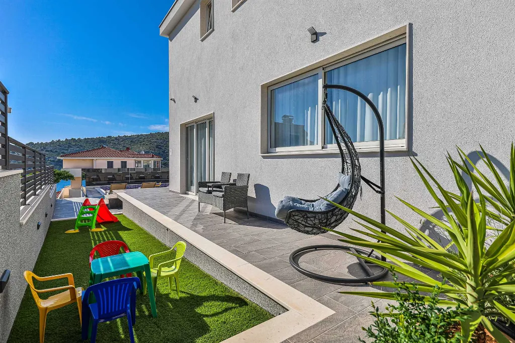Sea-View Villa in Ražanj for 8 Guests