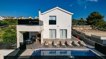 Sea-View Villa in Ražanj for 8 Guests