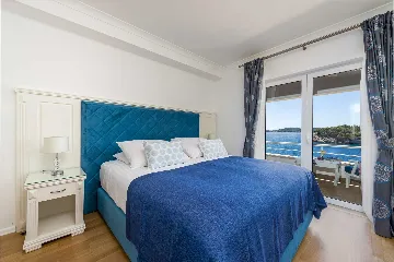 Zaton Seaside Villa with Jacuzzi (10 Guests)