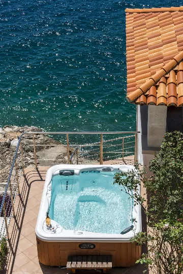 Zaton Seaside Villa with Jacuzzi (10 Guests)
