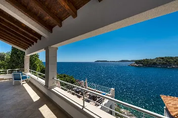 Zaton Seaside Villa with Jacuzzi (10 Guests)