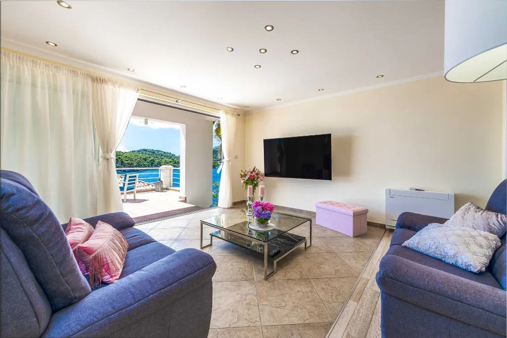 Zaton Seaside Villa with Jacuzzi (10 Guests)