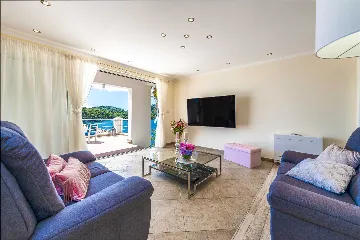 Zaton Seaside Villa with Jacuzzi (10 Guests)