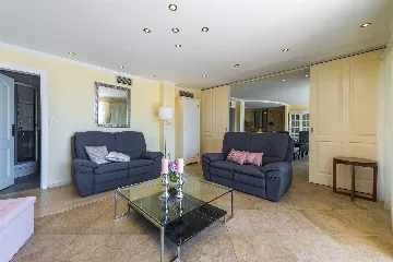 Zaton Seaside Villa with Jacuzzi (10 Guests)