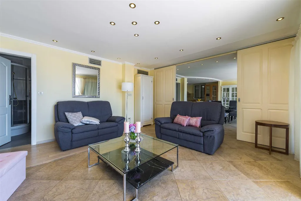 Zaton Seaside Villa with Jacuzzi (10 Guests)
