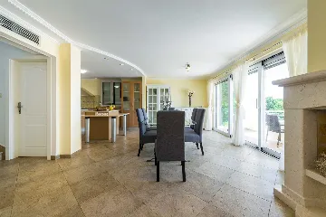 Zaton Seaside Villa with Jacuzzi (10 Guests)