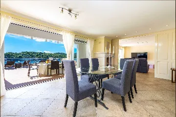 Zaton Seaside Villa with Jacuzzi (10 Guests)