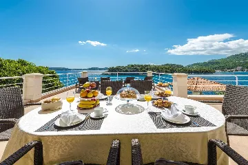 Zaton Seaside Villa with Jacuzzi (10 Guests)