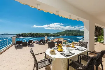 Zaton Seaside Villa with Jacuzzi (10 Guests)