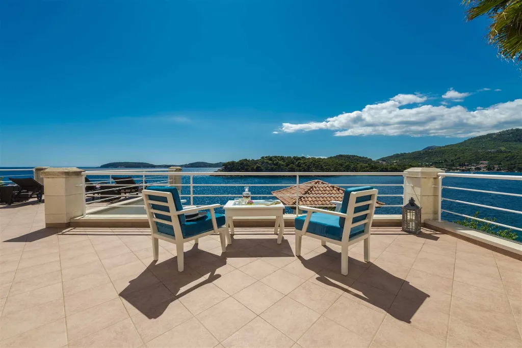 Zaton Seaside Villa with Jacuzzi (10 Guests)