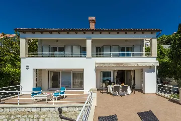 Zaton Seaside Villa with Jacuzzi (10 Guests)