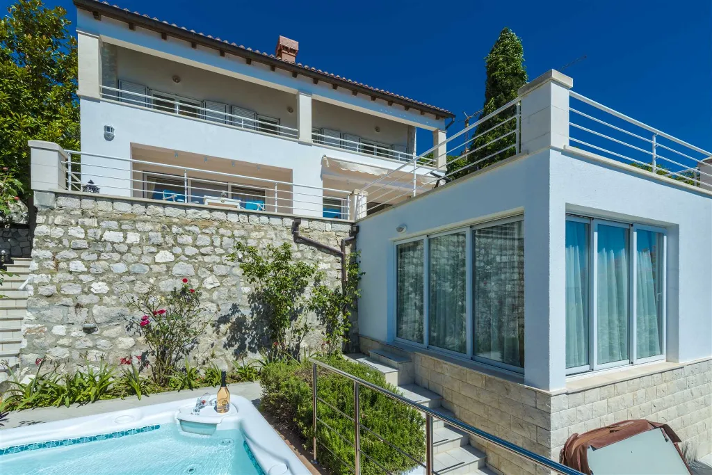 Zaton Seaside Villa with Jacuzzi (10 Guests)