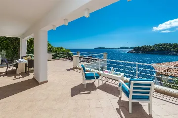 Zaton Seaside Villa with Jacuzzi (10 Guests)