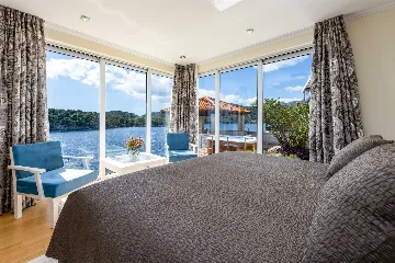 Zaton Seaside Villa with Jacuzzi (10 Guests)