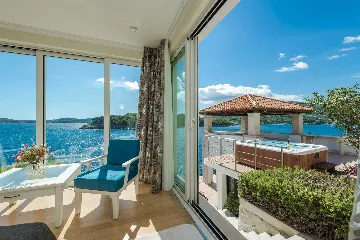 Zaton Seaside Villa with Jacuzzi (10 Guests)