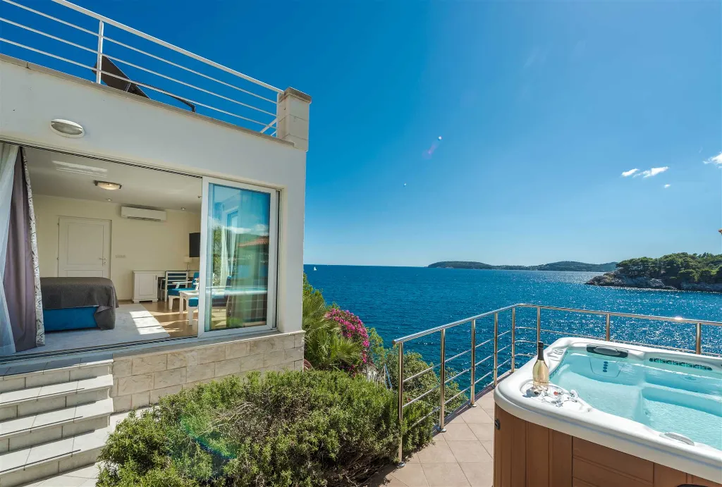 Zaton Seaside Villa with Jacuzzi (10 Guests)