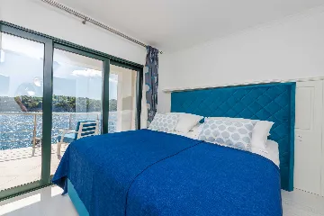 Zaton Seaside Villa with Jacuzzi (10 Guests)