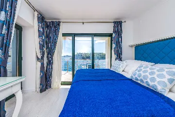 Zaton Seaside Villa with Jacuzzi (10 Guests)