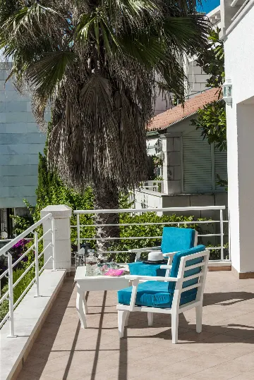 Zaton Seaside Villa with Jacuzzi (10 Guests)