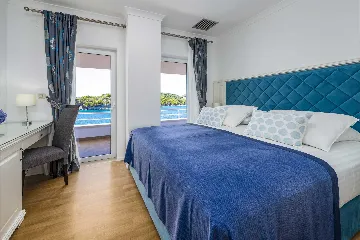 Zaton Seaside Villa with Jacuzzi (10 Guests)