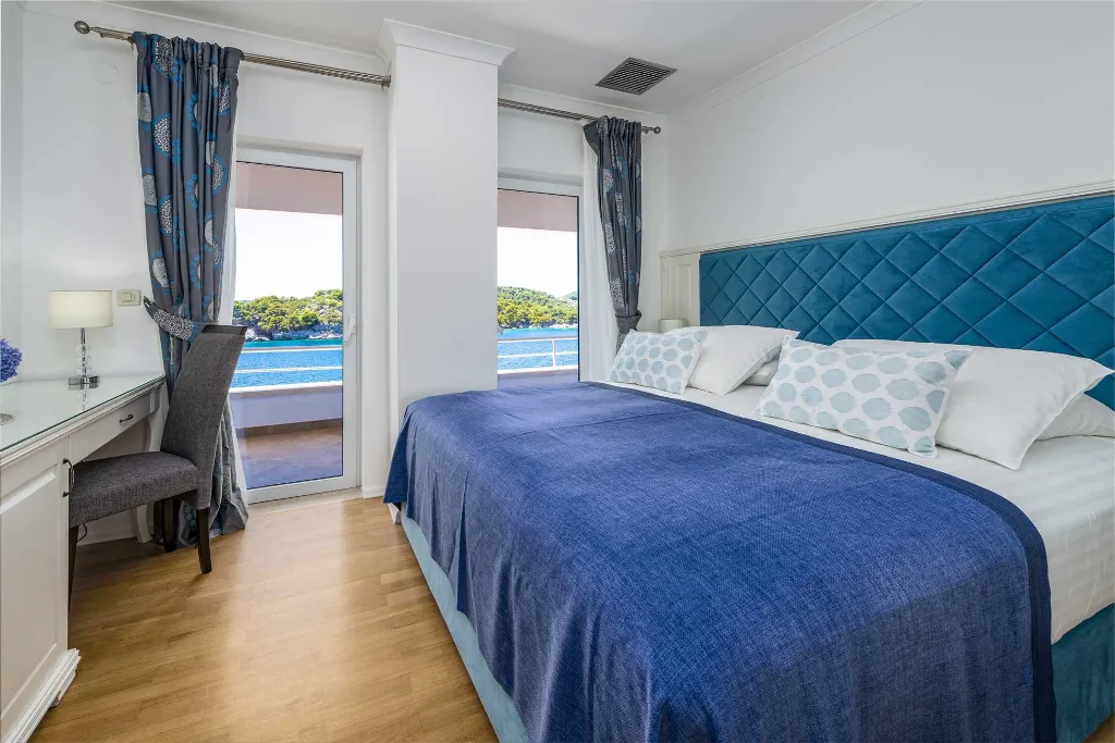 Zaton Seaside Villa with Jacuzzi (10 Guests)