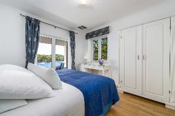 Zaton Seaside Villa with Jacuzzi (10 Guests)