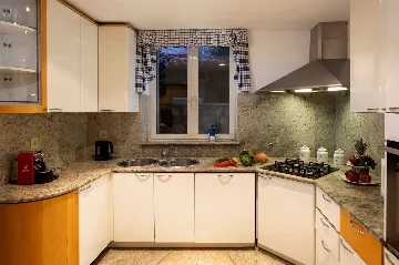 Seaside Villa with 7 Bedrooms in Zaton (12 Guests)