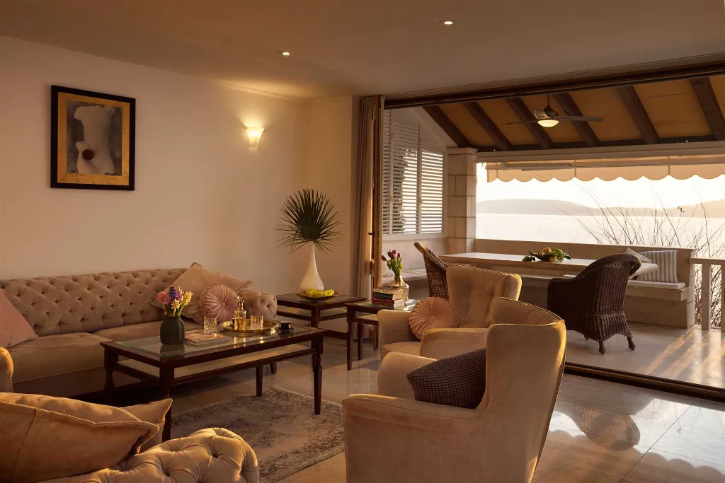 Seaside Villa with 7 Bedrooms in Zaton (12 Guests)