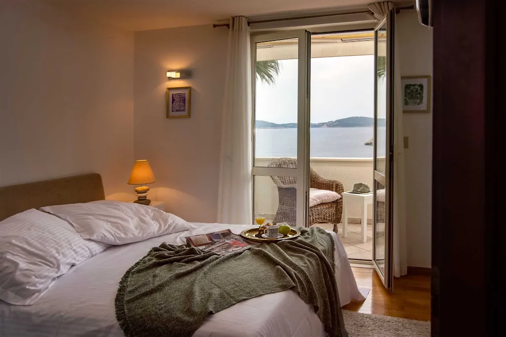 Seaside Villa with 7 Bedrooms in Zaton (12 Guests)