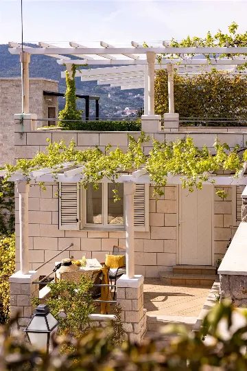 Seaside Villa with 7 Bedrooms in Zaton (12 Guests)