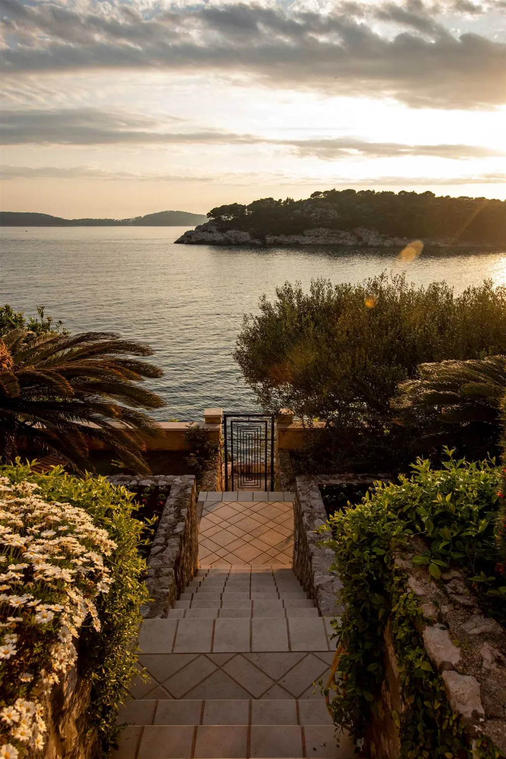 Seaside Villa with 7 Bedrooms in Zaton (12 Guests)