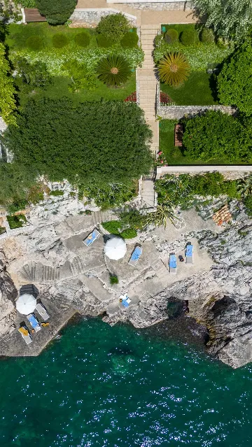 Seaside Villa with 7 Bedrooms in Zaton (12 Guests)