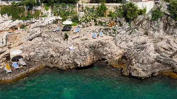 Seaside Villa with 7 Bedrooms in Zaton (12 Guests)