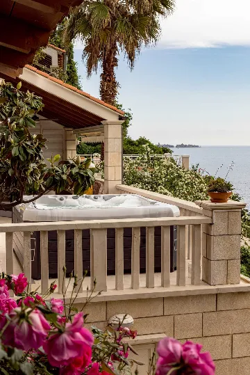 Seaside Villa with 7 Bedrooms in Zaton (12 Guests)