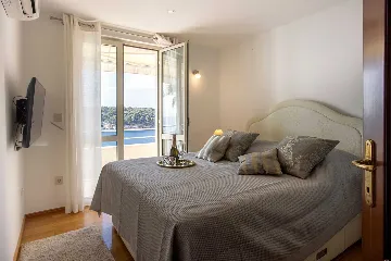 Seaside Villa with 7 Bedrooms in Zaton (12 Guests)