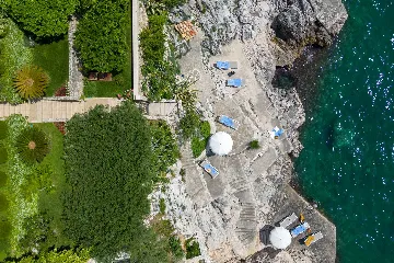 Seaside Villa with 7 Bedrooms in Zaton (12 Guests)