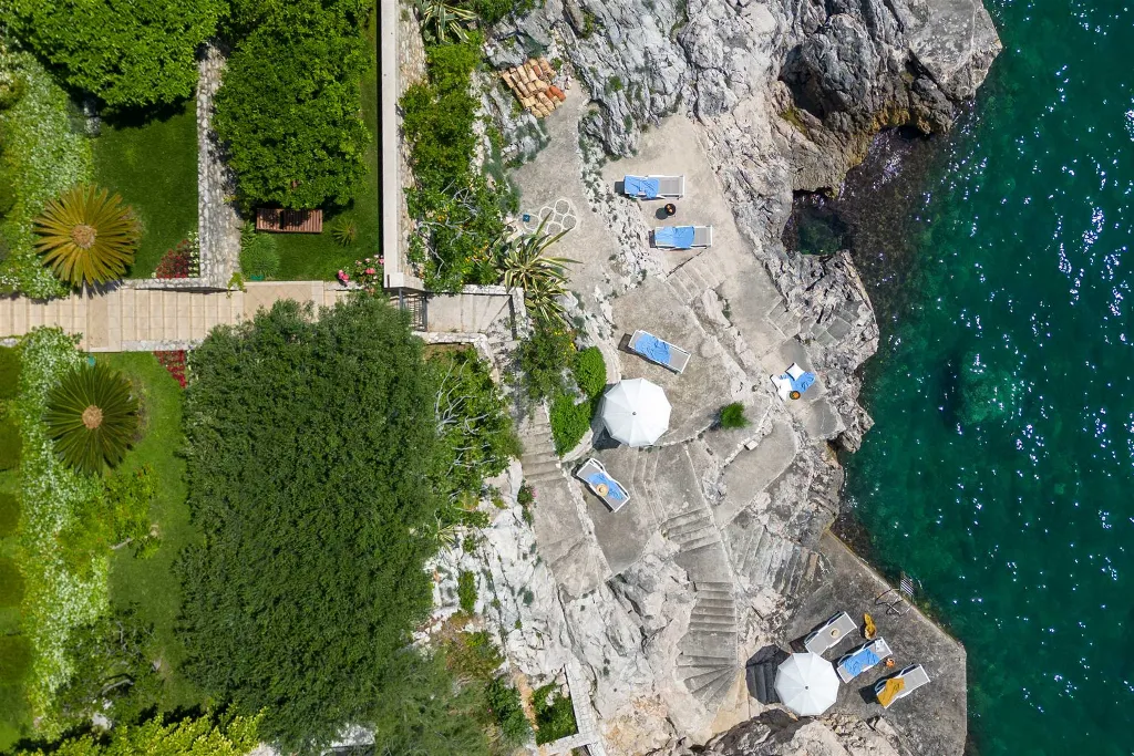 Seaside Villa with 7 Bedrooms in Zaton (12 Guests)