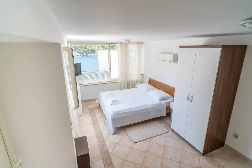 Seaside Villa with 7 Bedrooms in Zaton (12 Guests)
