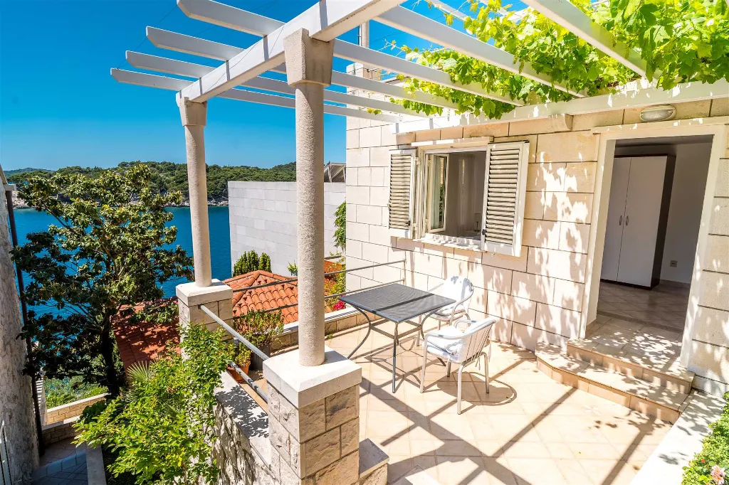 Seaside Villa with 7 Bedrooms in Zaton (12 Guests)
