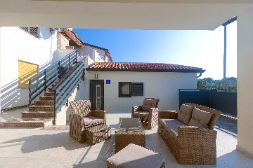 Bužanija Villa with Pool for 9 Guests