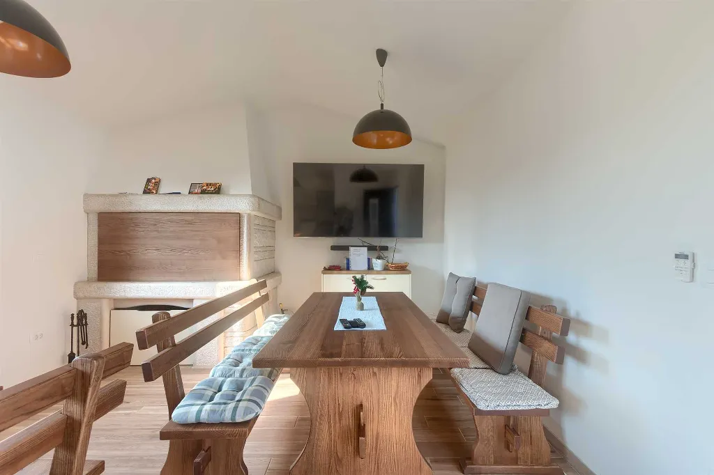 Bužanija Villa with Pool for 9 Guests