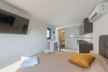 Bužanija Villa with Pool for 9 Guests