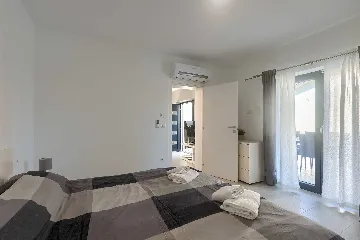 Bužanija Villa with Pool for 9 Guests