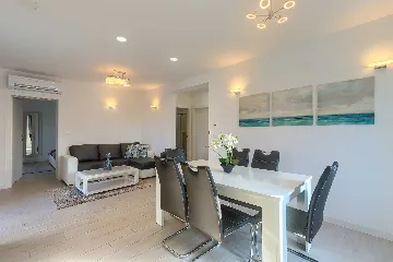 Bužanija Villa with Pool for 9 Guests