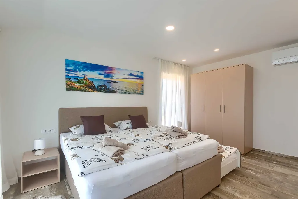 2-Bedroom Apartment in Novigrad for Up to 8